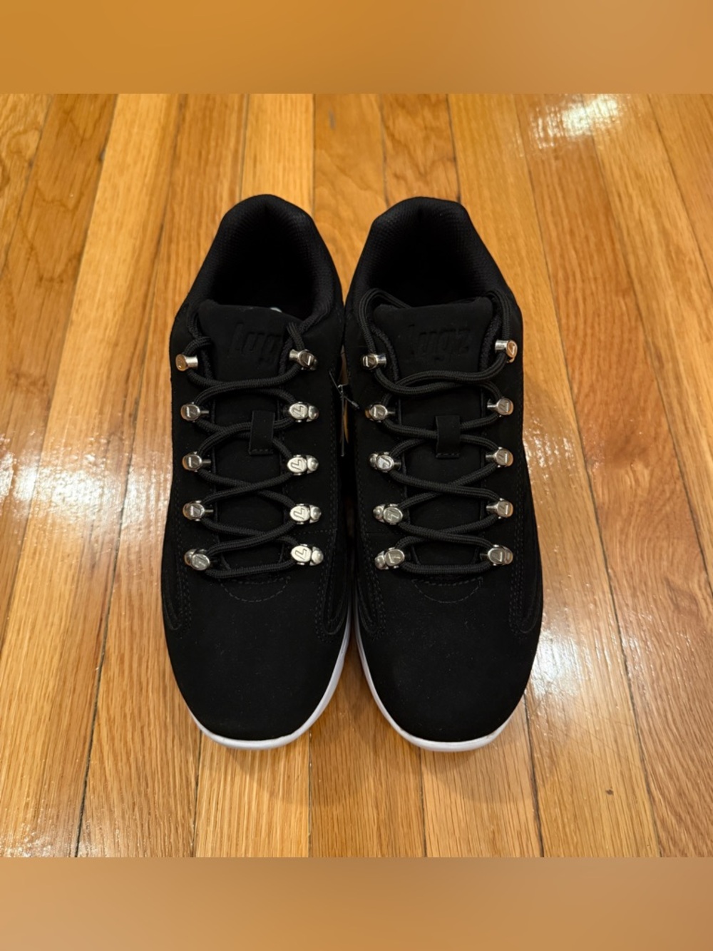 Men's Black Low-Top Casual Sneakers